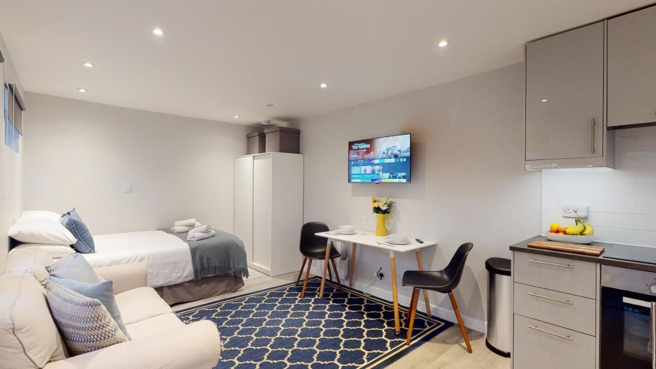 Wimbledon Studios Лондон Экстерьер фото